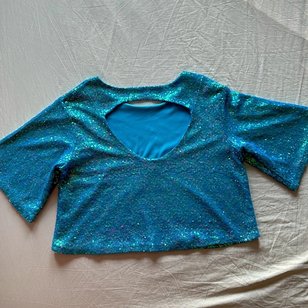 Lily White | Womens Blue Sequin Crop Top w/ Lining & Keyhole Cutout - Size XL - Picture 4 of 12